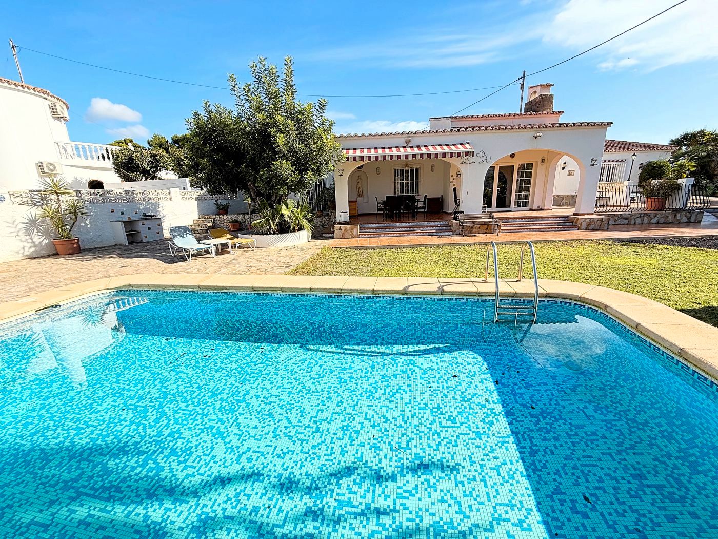 Swimming pool of House or chalet for sale in Calpe / Calp  with Air Conditioner, Private garden and Terrace