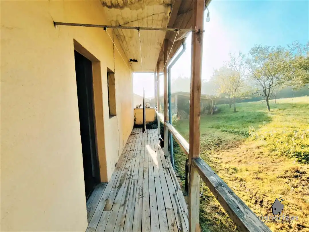 Terrassa de Casa o xalet en venda en Las Regueras   amb Traster