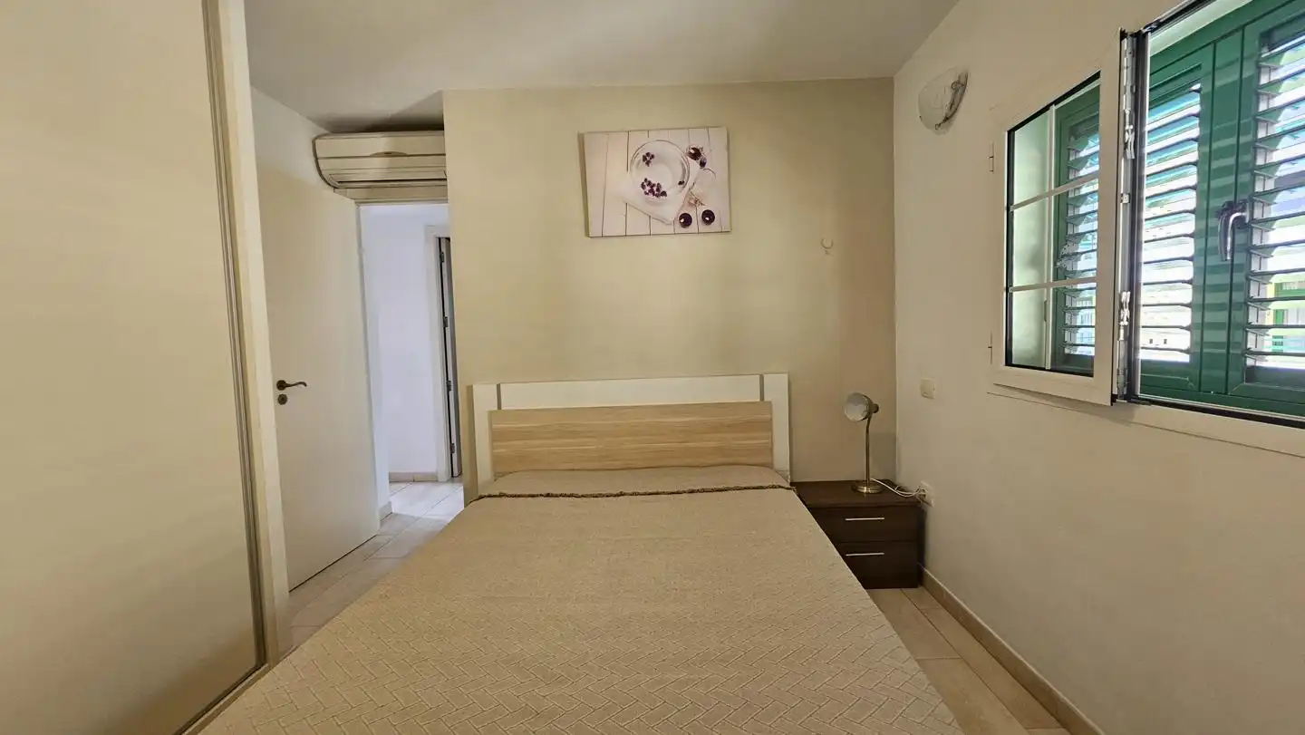 Bedroom of Flat for sale in San Bartolomé de Tirajana  with Air Conditioner, Furnished and Community pool