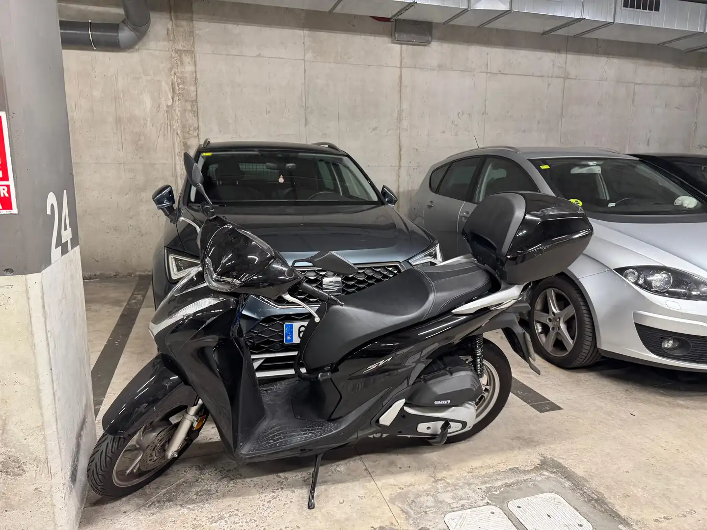 Parkplatz von Wohnung zum Verkauf in Barcelona mit Balkon