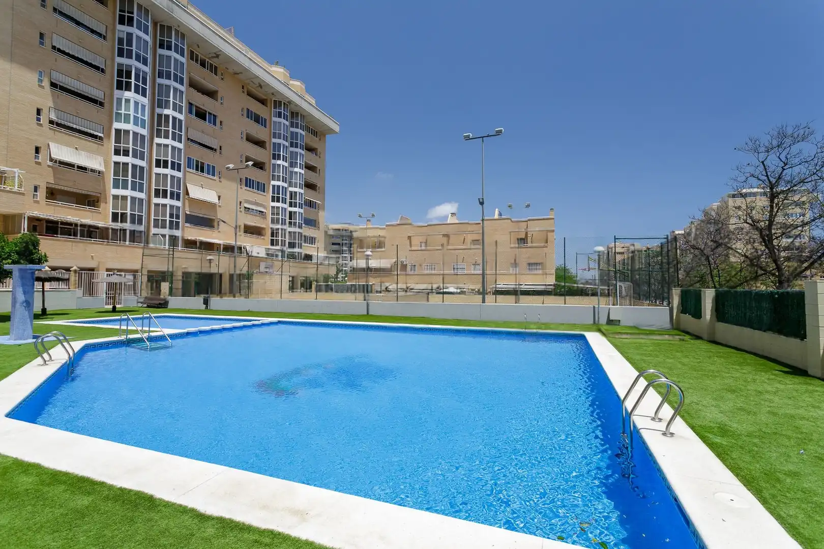 Piscina de Àtic en venda en Alicante / Alacant amb Aire condicionat, Calefacció i Jardí privat