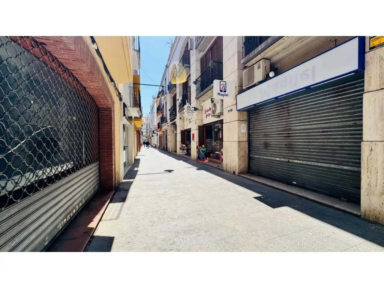 Vista exterior de Local de lloguer en Blanes amb Aire condicionat