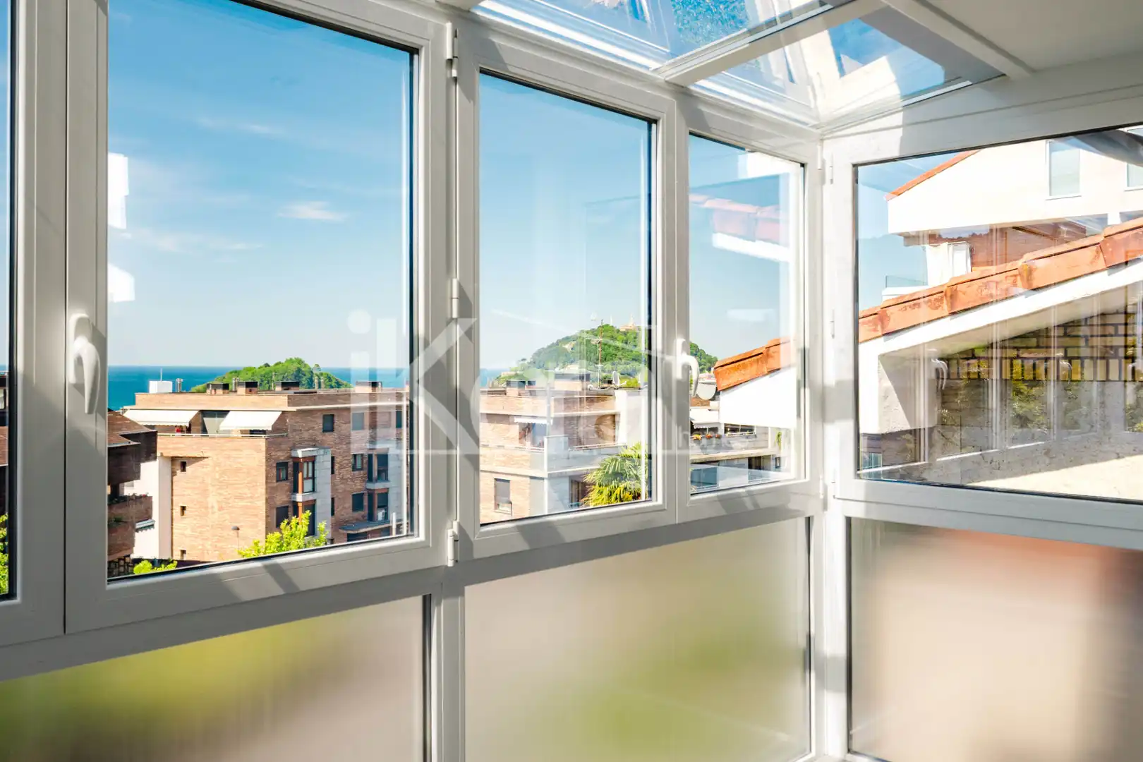 Terrassa de Dúplex en venda en Donostia - San Sebastián  amb Forn, Rentadora i Microones