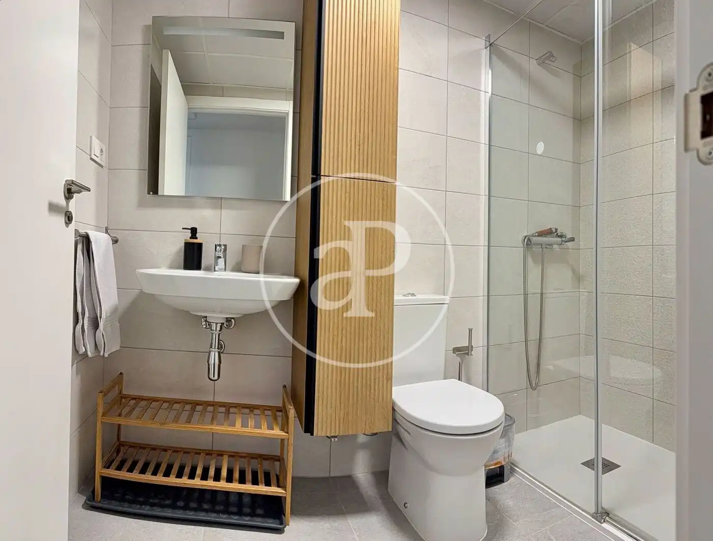 Bathroom of Flat for rent in Valencia  with Air Conditioner, Heating and Private garden