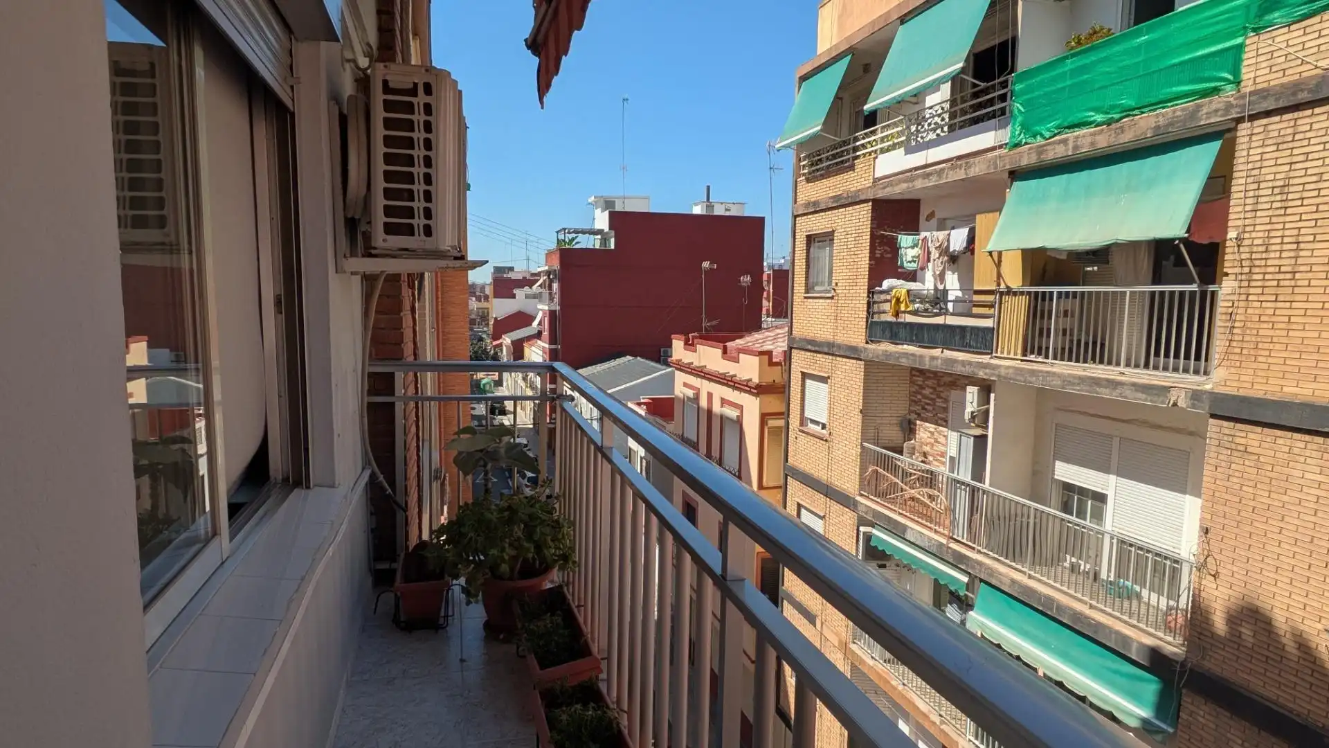 Balcony of Flat for rent in Valencia  with Air Conditioner