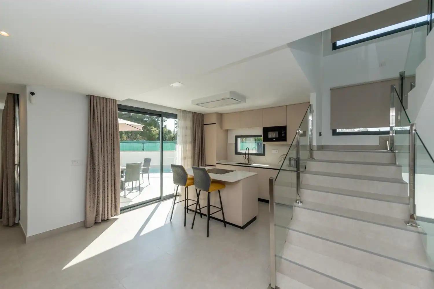 Küche von Haus oder Chalet zur Miete in El Campello mit Klimaanlage, Privatgarten und Terrasse