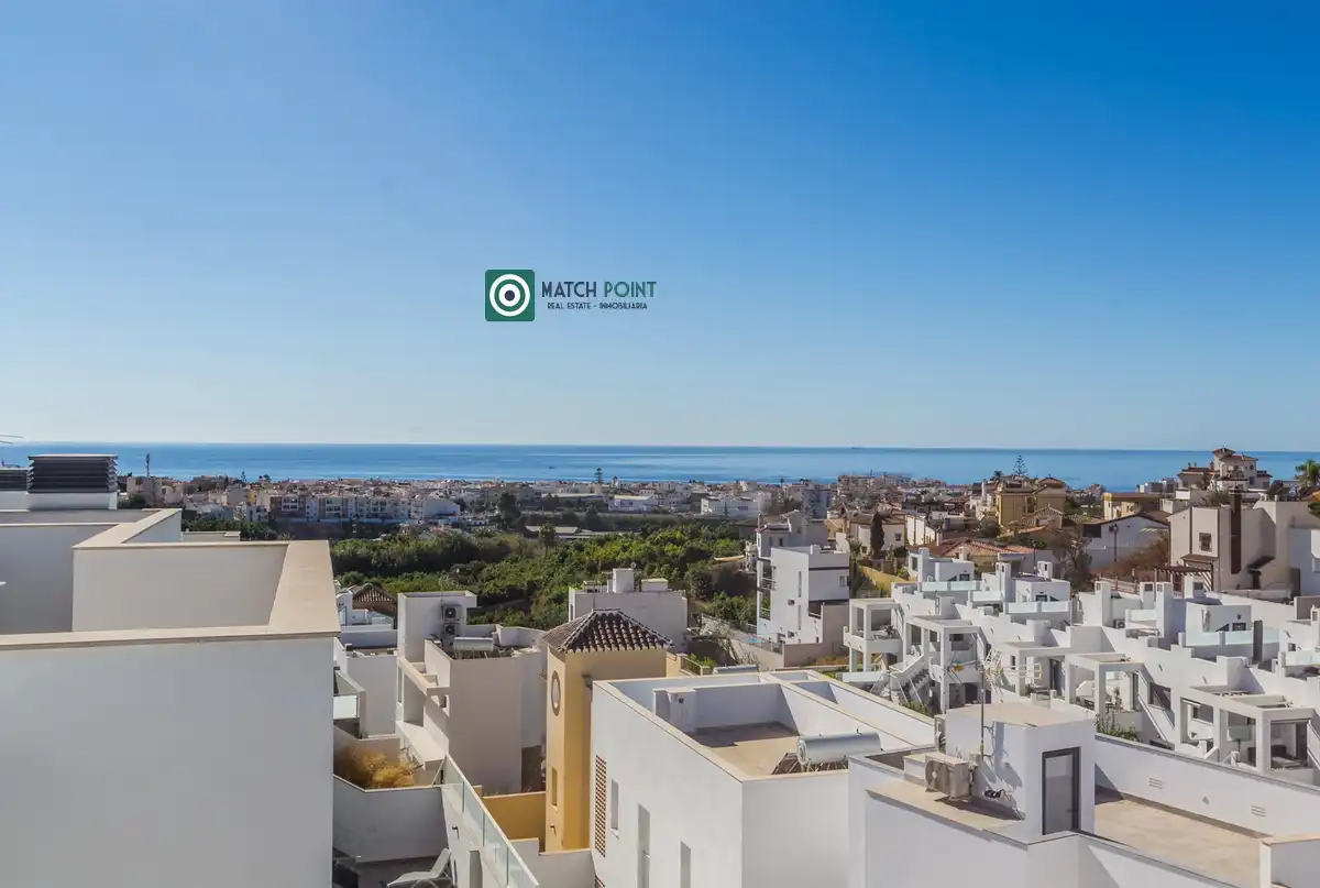 Vista exterior de Casa adosada en venda en Avda Pescia - Ctra de Frigiliana