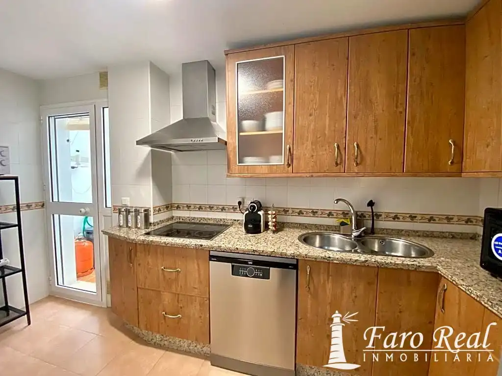 Cocina de Apartamento de alquiler en Sanlúcar de Barrameda con Aire acondicionado, Terraza y Amueblado