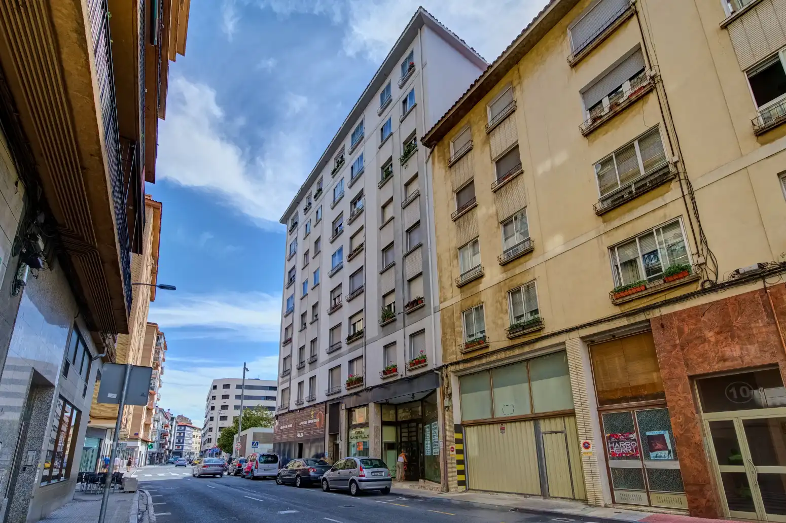 Vista exterior de Pis en venda en Burlada / Burlata amb Calefacció, Moblat i Balcó