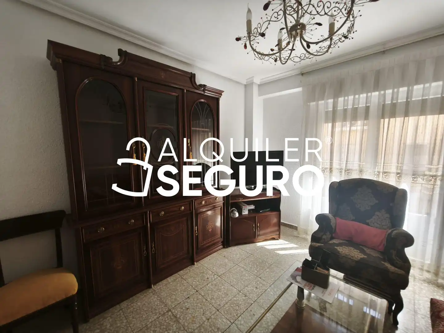 Piso de alquiler en del Sepulcro , La Magdalena