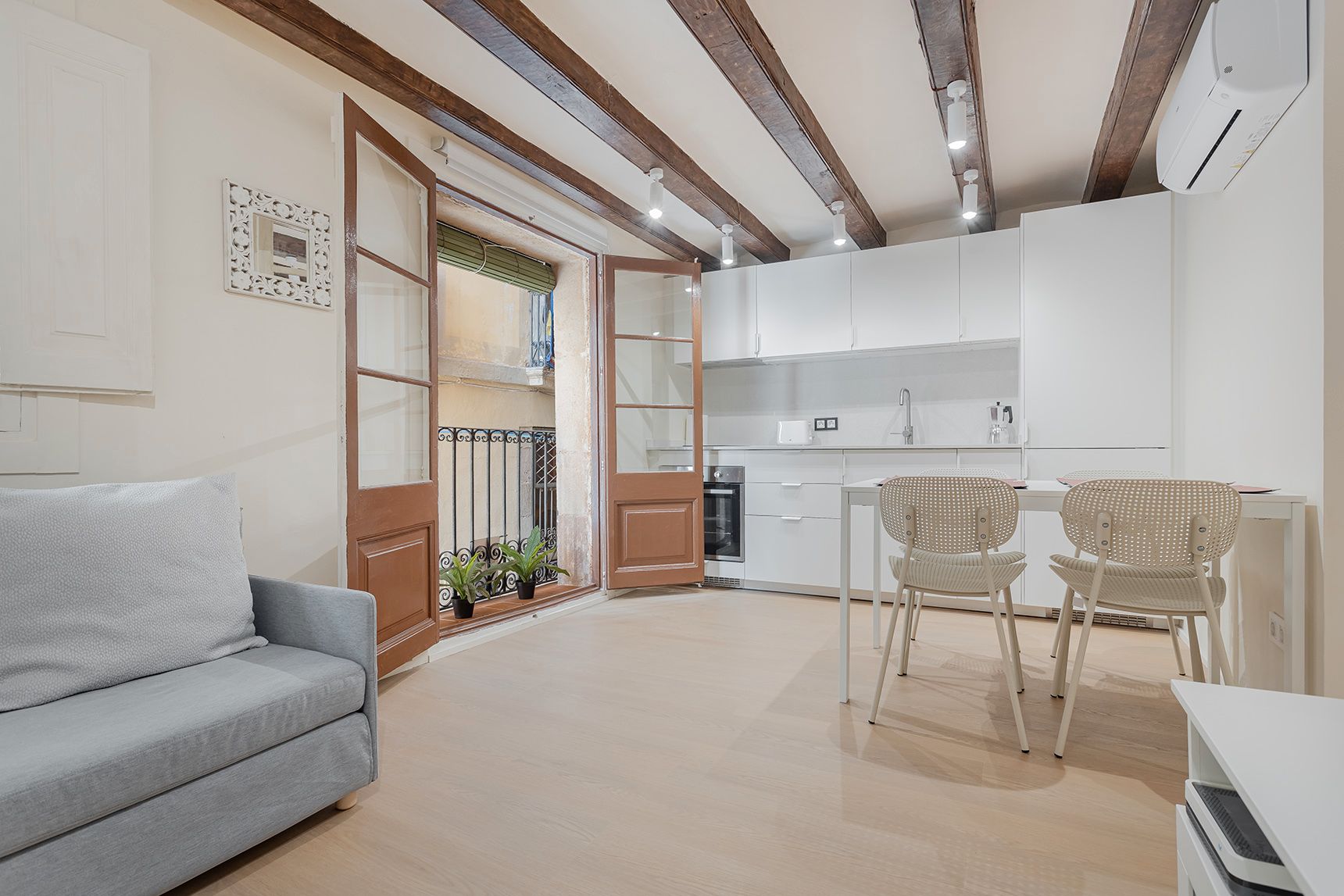 Sala d'estar de Pis de lloguer en  Barcelona Capital amb Aire condicionat, Calefacció i Moblat