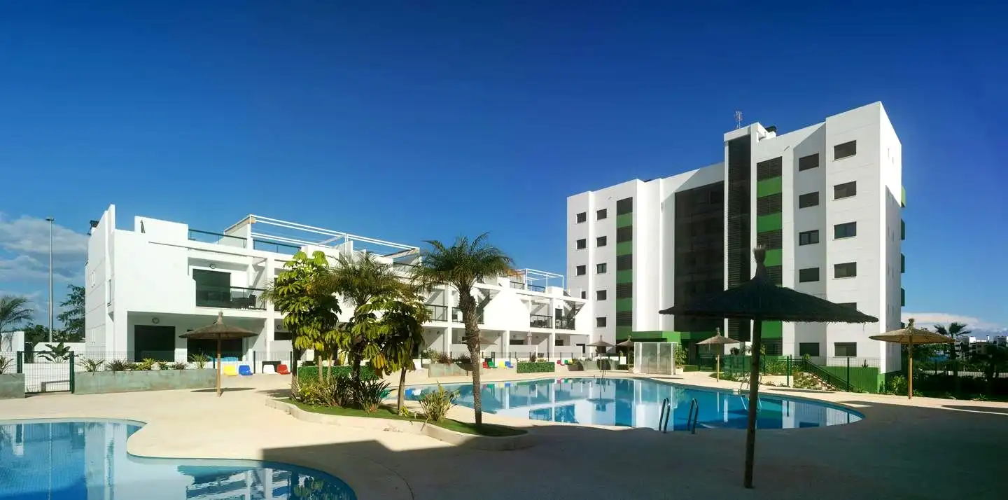 Piscina de Piso en venta en Pilar de la Horadada con Aire acondicionado, Terraza y Amueblado
