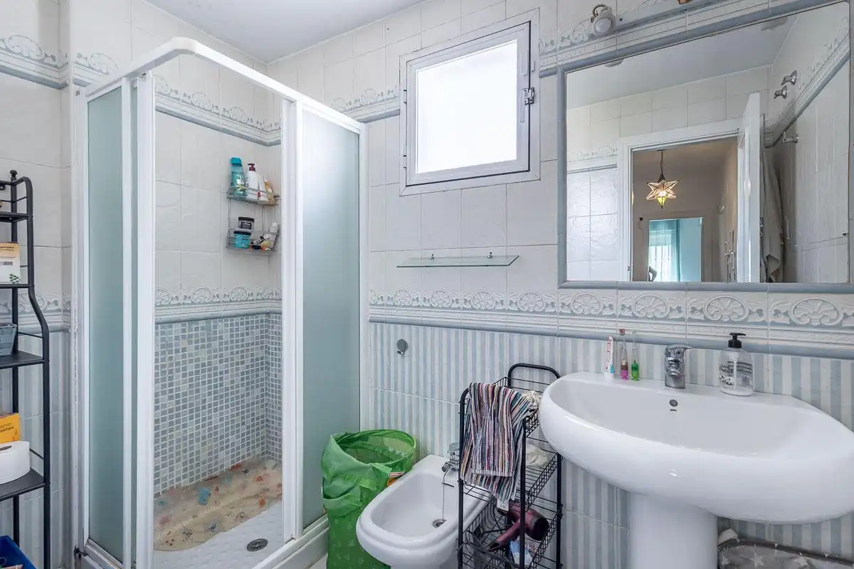 Bathroom of Duplexes for sale in Granada  with Air Conditioner and Terrace
