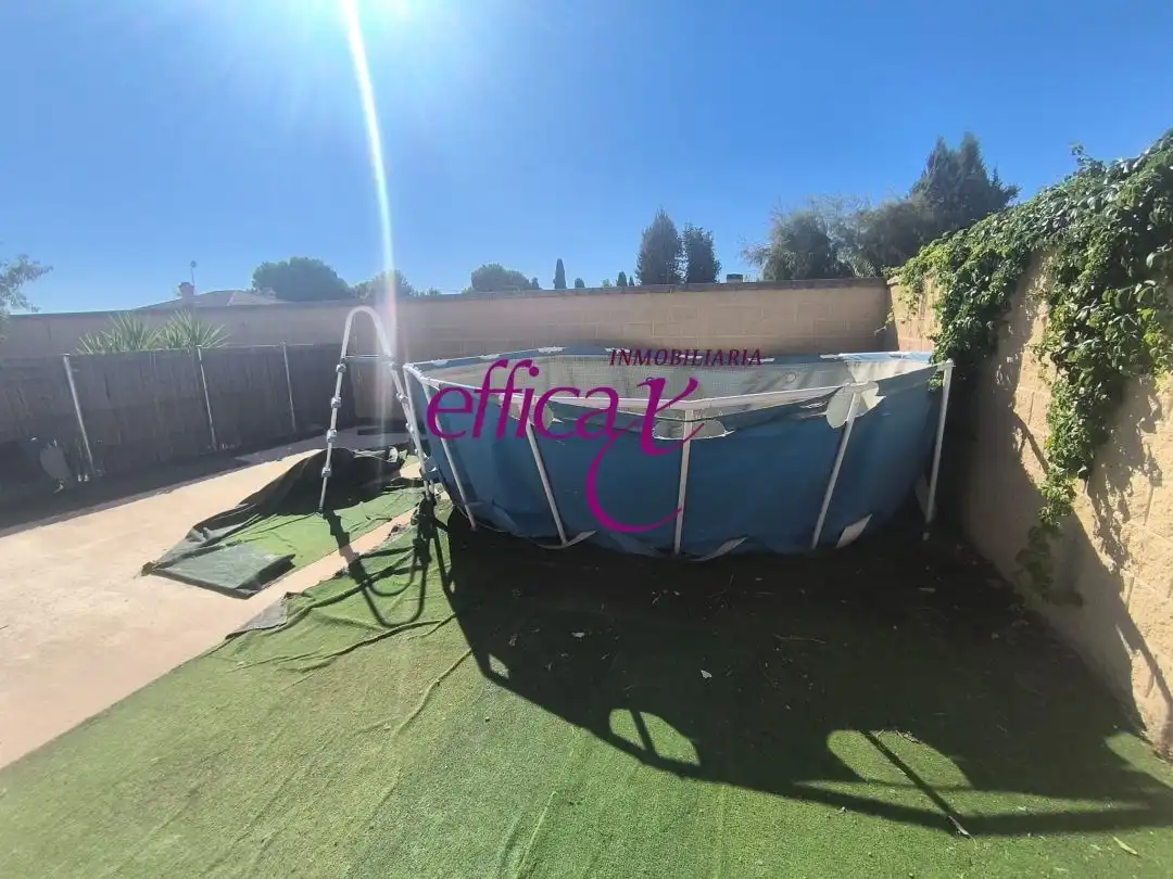Piscina de Residencial en venda en Novés