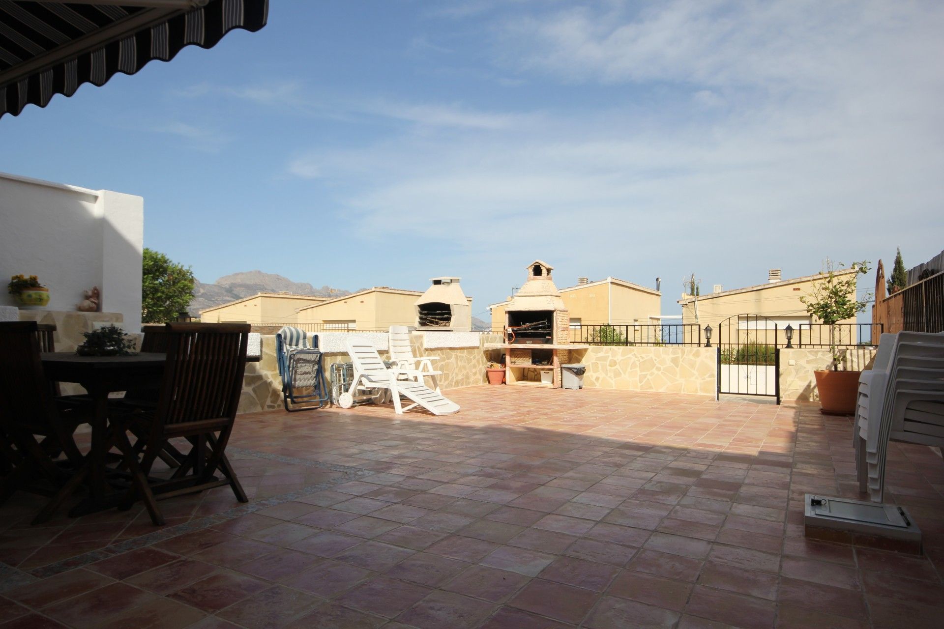 Terrace of House or chalet for sale in La Nucia  with Air Conditioner, Heating and Private garden