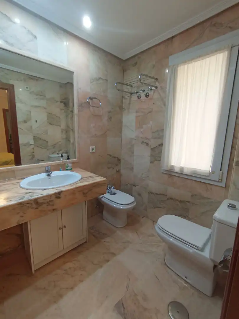 Baño de Apartamento de alquiler en Córdoba con Aire acondicionado, Calefacción y Amueblado