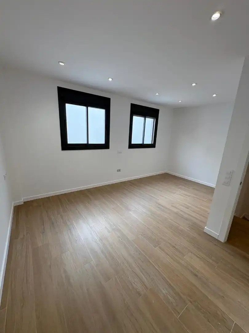 Casa adosada en venta en Carrer de Burgos, 38, Torre-Sana