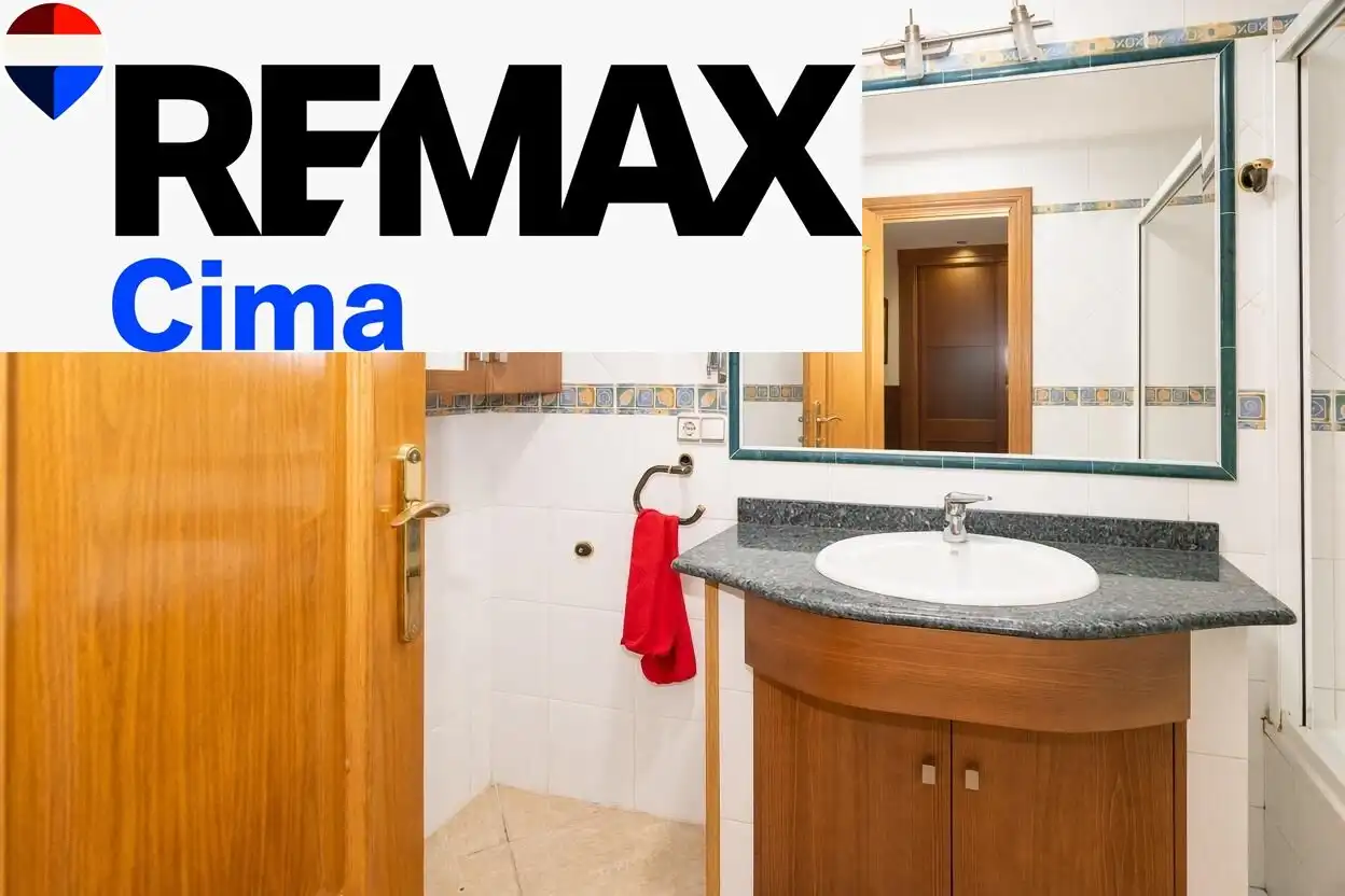 Baño de Piso en venta en Baza, Granada
