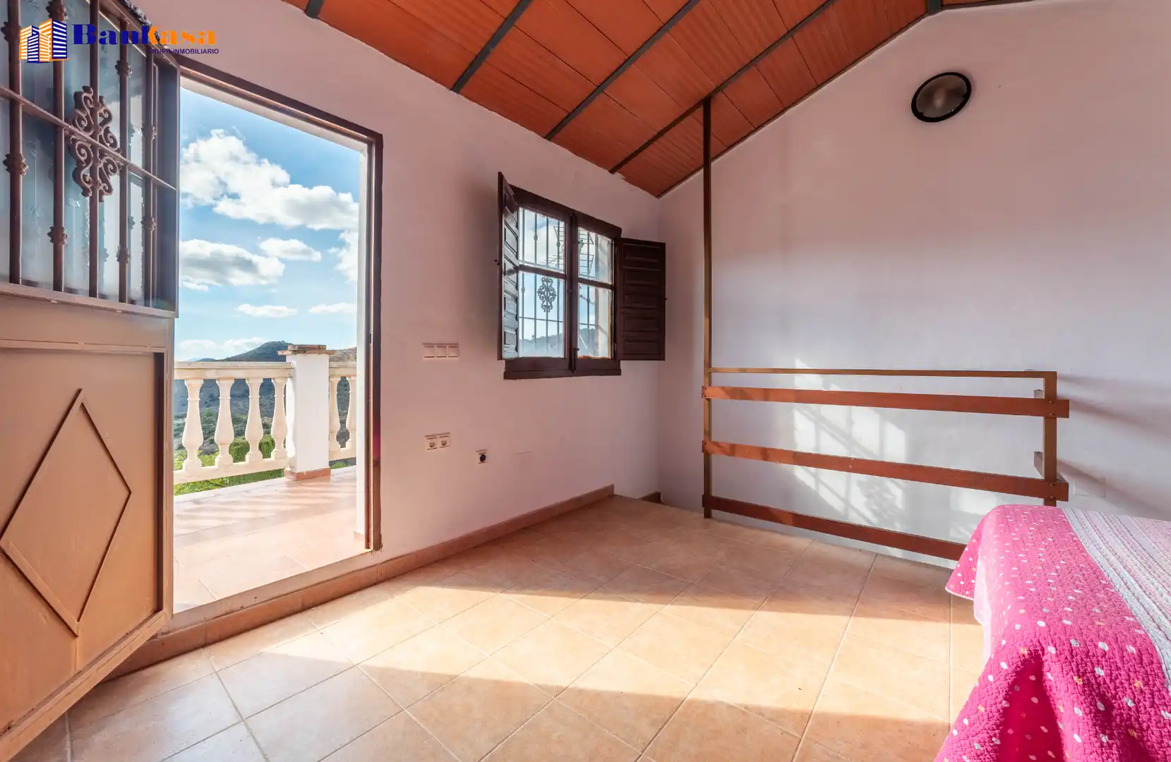 Habitación de Casa o chalet en venta en Casabermeja con Jardín privado, Piscina y Amueblado