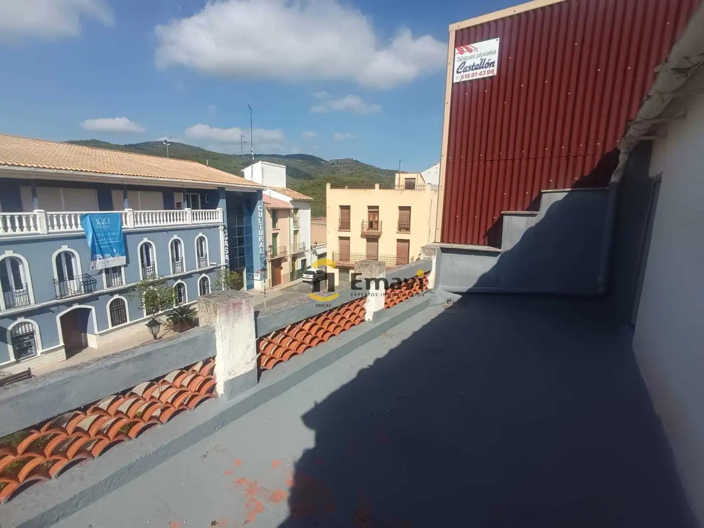 Vista exterior de Casa o xalet en venda en Figueroles amb Terrassa