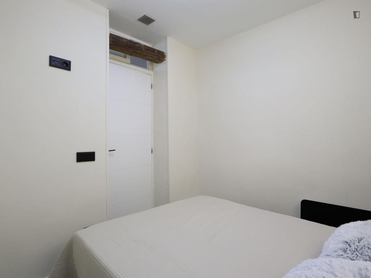 Dormitori de Apartament de lloguer en  Madrid Capital amb Aire condicionat, Calefacció i Moblat