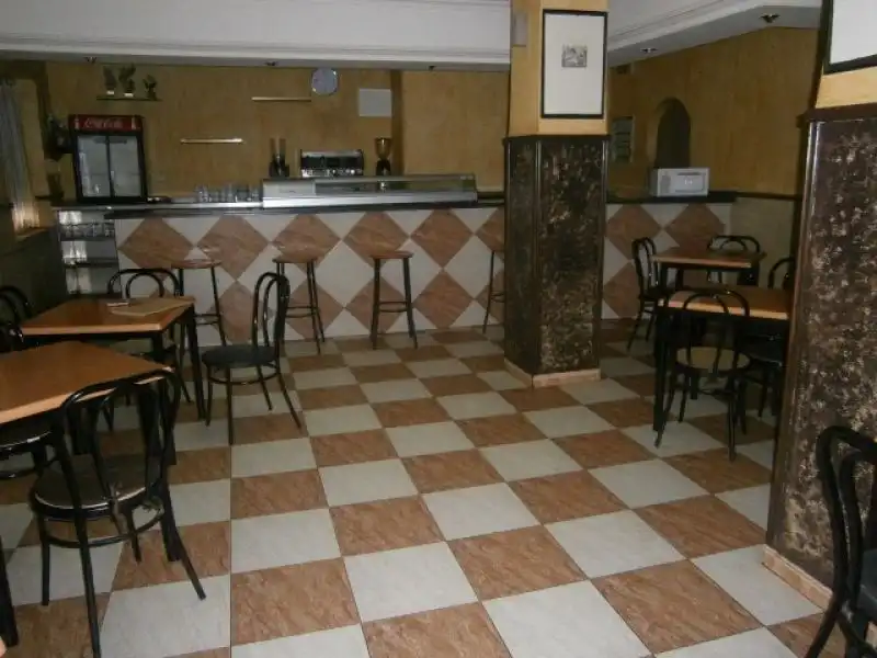 Local de alquiler en Monóvar  / Monòver con Aire acondicionado y Amueblado