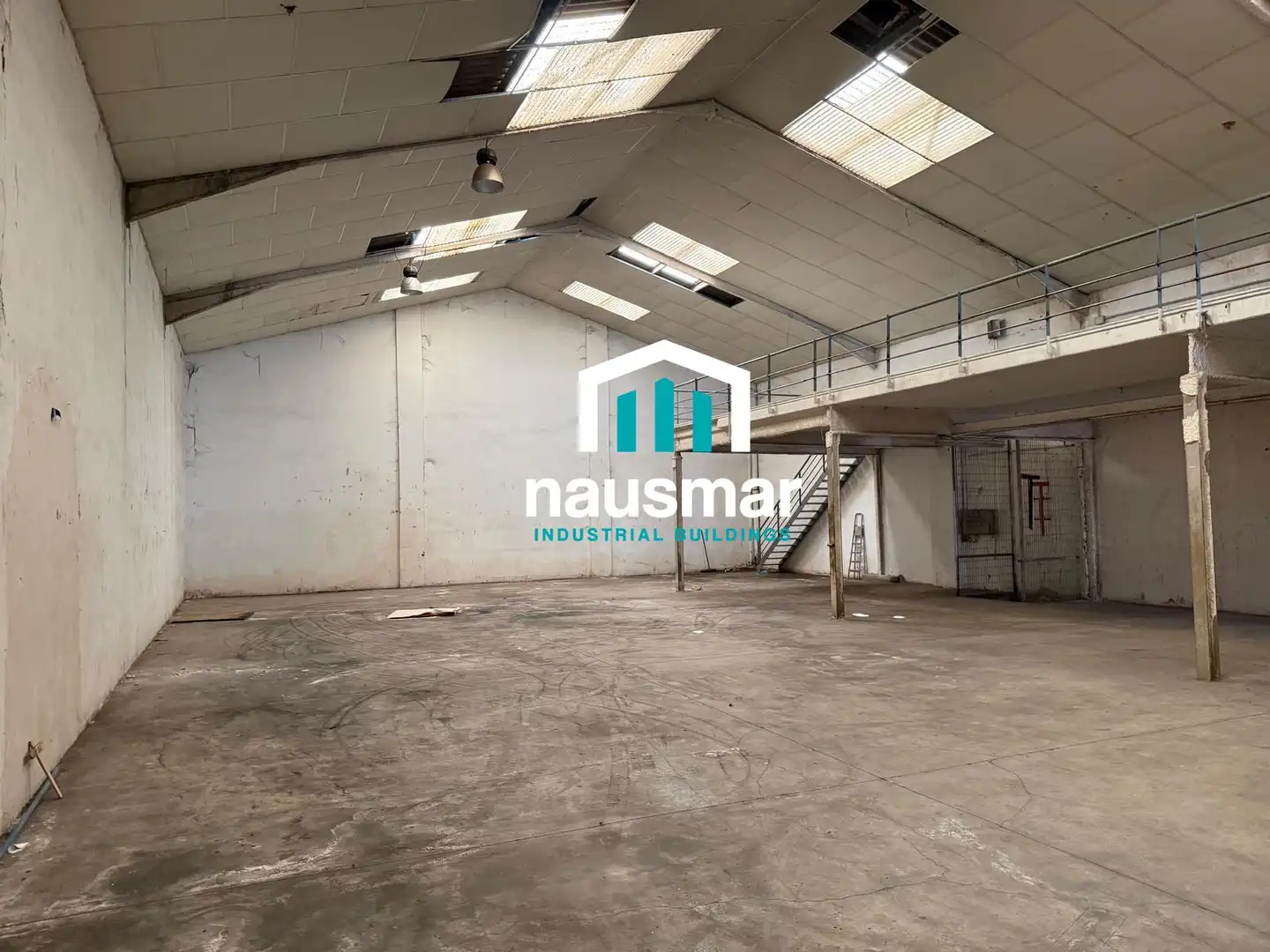 Fabrikhallen zur Miete in La Casilla - Zona Industrial