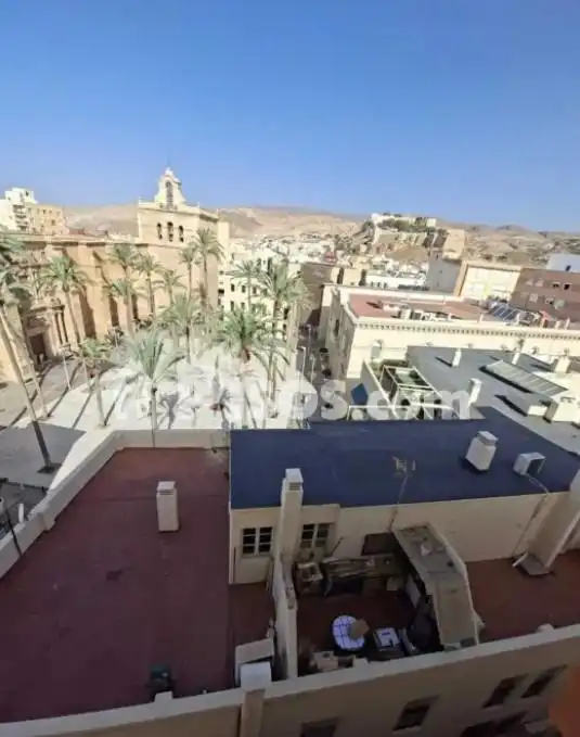 Vista exterior de Ático de alquiler en Almería con Amueblado