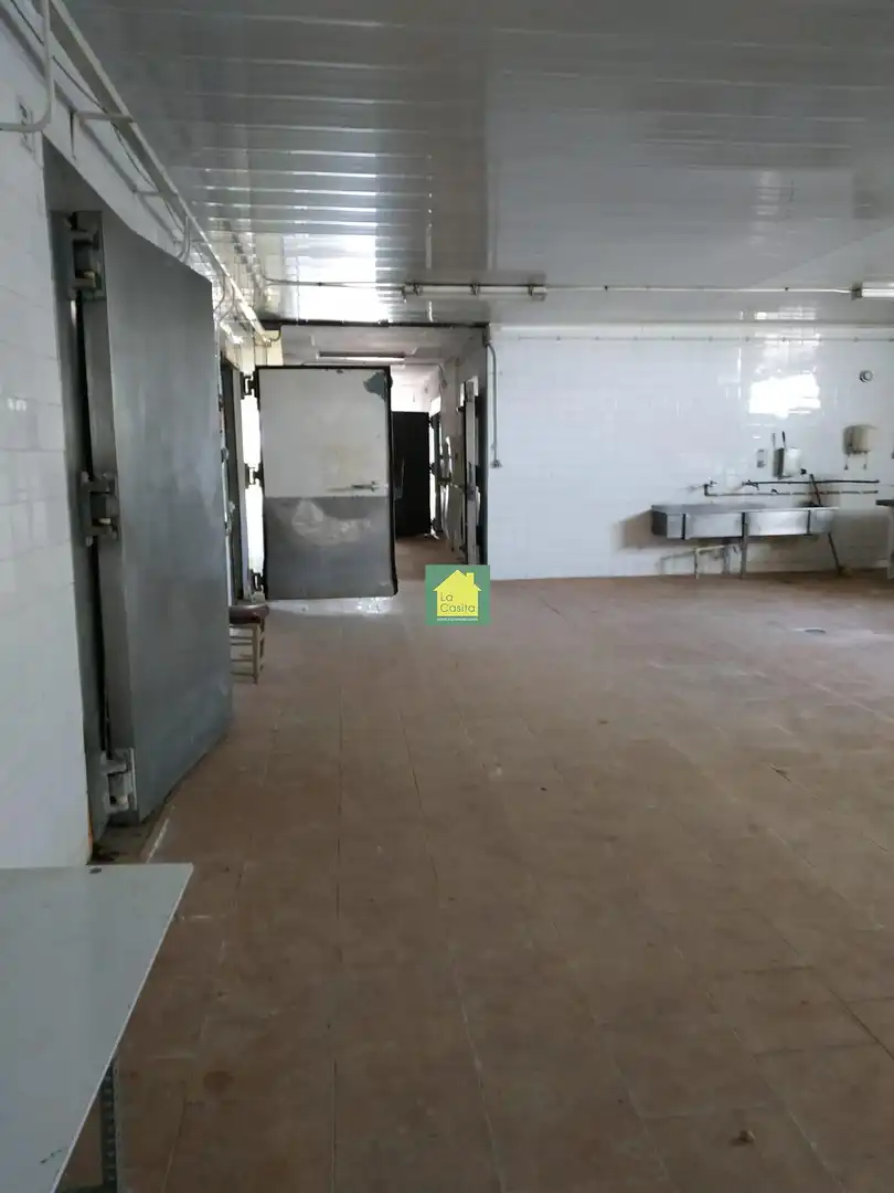 Nave industrial en venta en Madrigueras