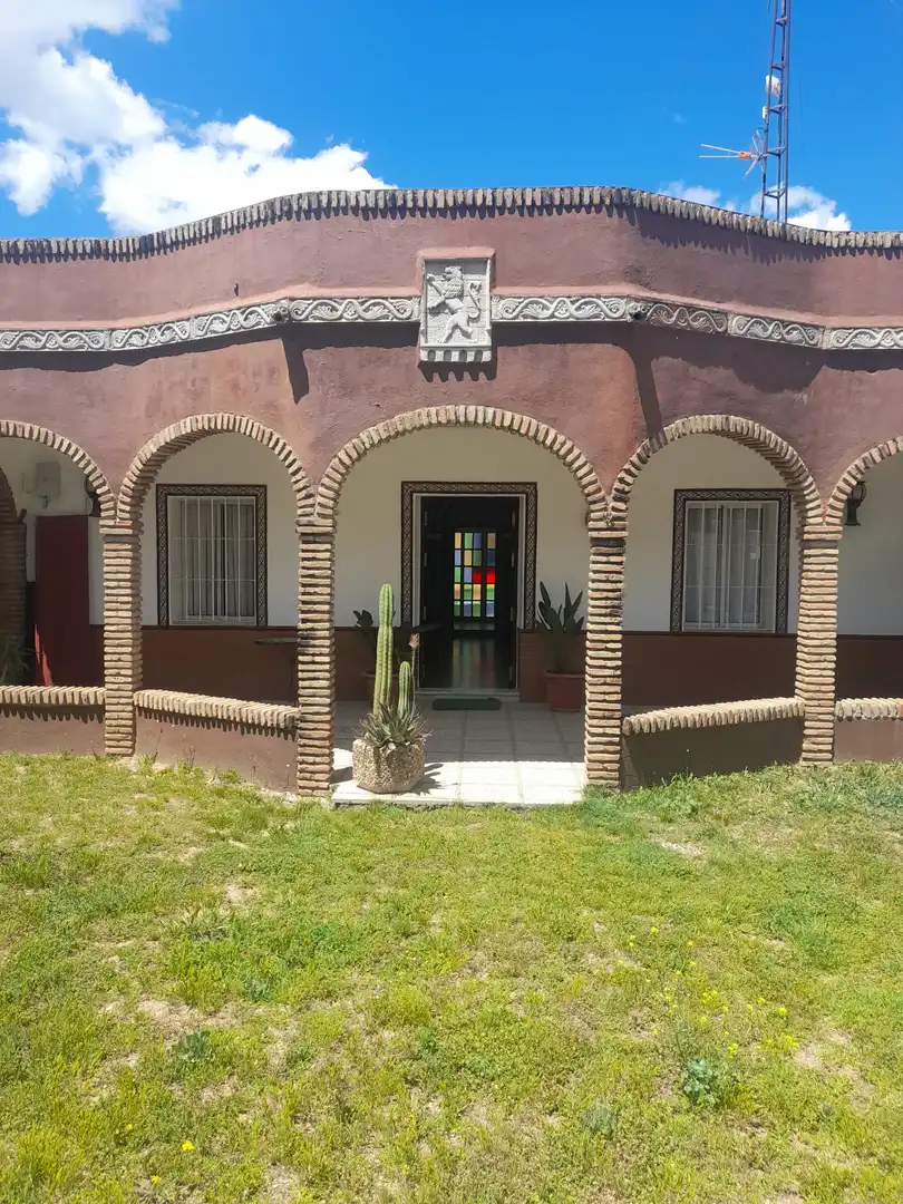 Casa o chalet en venta en Brenes con Aire acondicionado, Jardín privado y Piscina