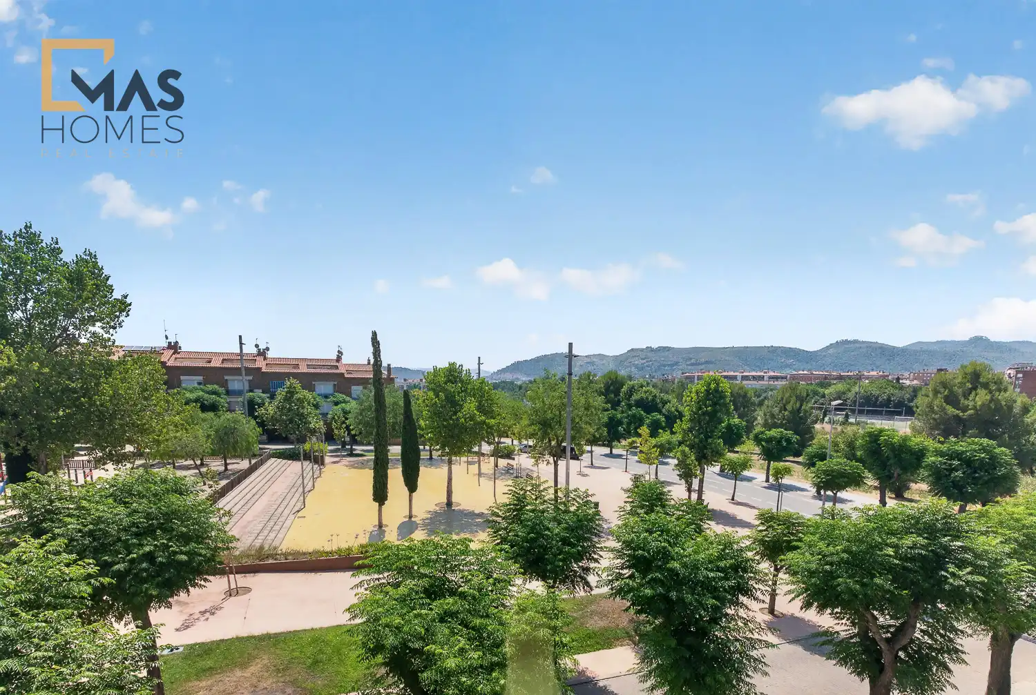 Vista exterior de Casa adosada en venda en Martorell amb Aire condicionat, Calefacció i Jardí privat