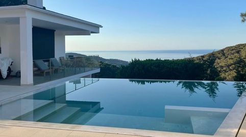 Casa única con espectaculares vistas a Canyelles-Intimidad absoluta debido a la situación