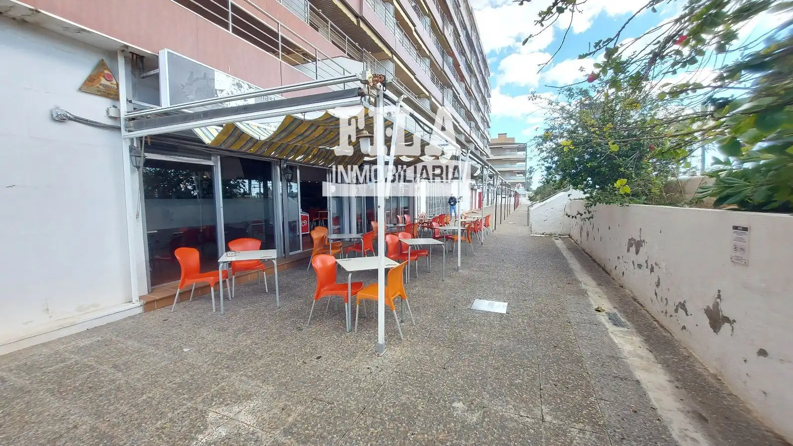 Geschaftsraum zum Verkauf in Calafell mit Klimaanlage und Terrasse