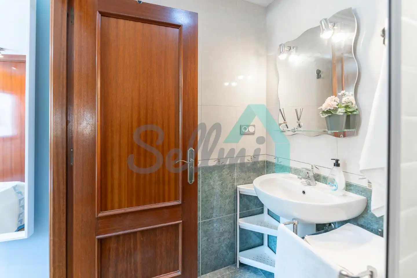 Bathroom of Flat for share in HUCA - La Cadellada