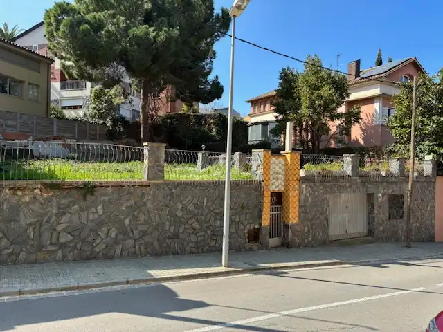 Terreny residencial en venda a Carrer Salut 14