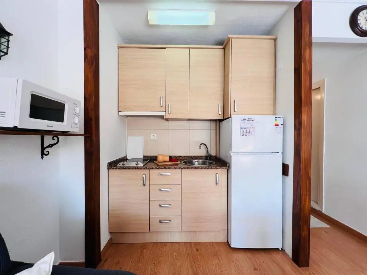 Cocina de Estudio de alquiler en El Ejido con Aire acondicionado y Amueblado