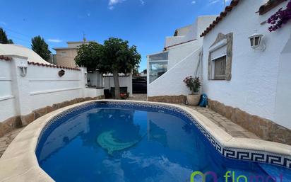 Piscina de Casa o xalet en venda en Empuriabrava amb Aire condicionat i Terrassa