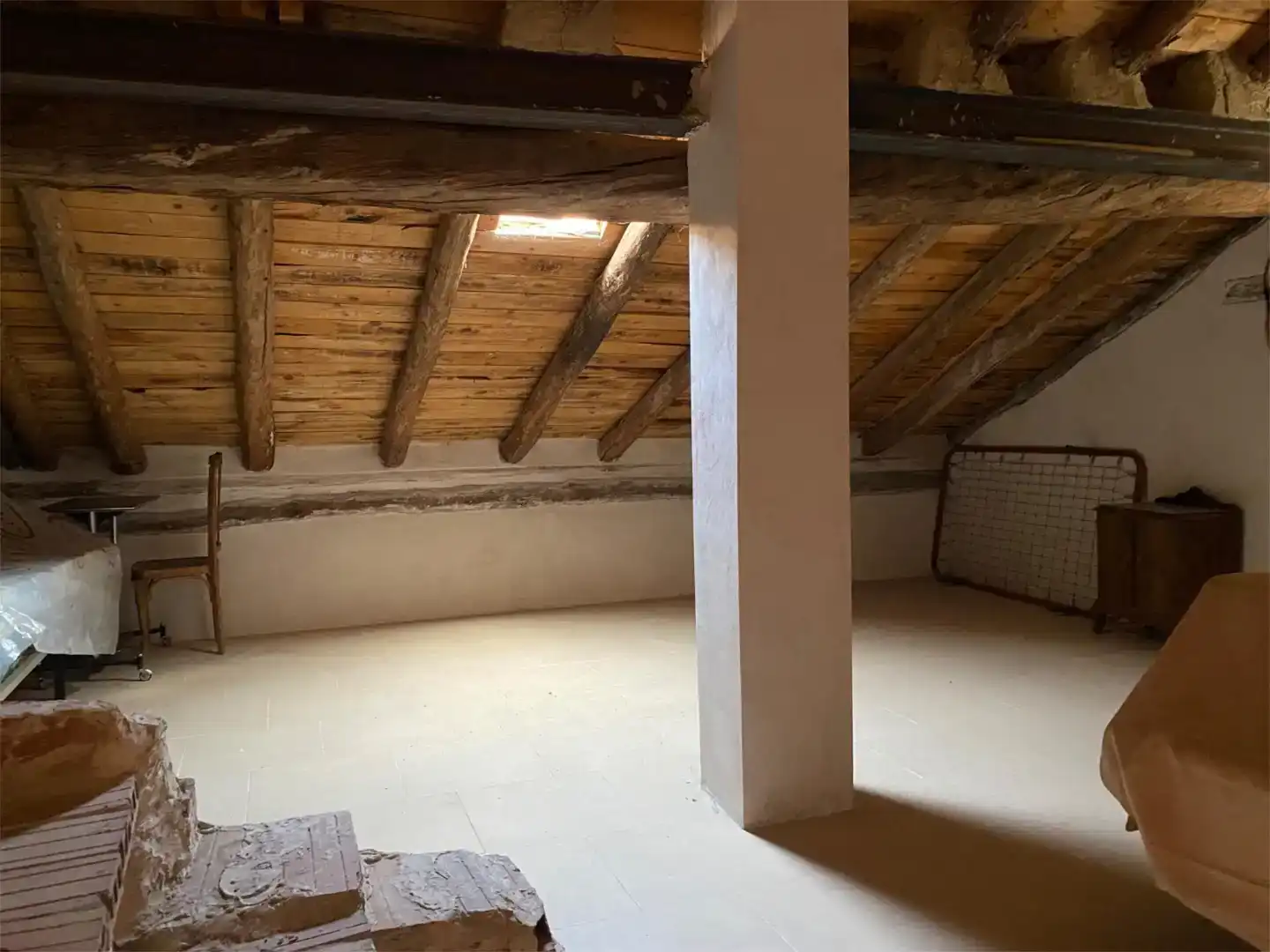 Wohnung zum Verkauf in Griegos mit Möbliert und Balkon