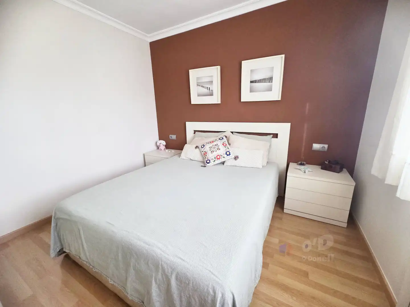 Schlafzimmer von Dachboden zum Verkauf in Sant Boi de Llobregat mit Klimaanlage, Terrasse und Ofen