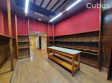 Locale commerciale in affitto a Olot