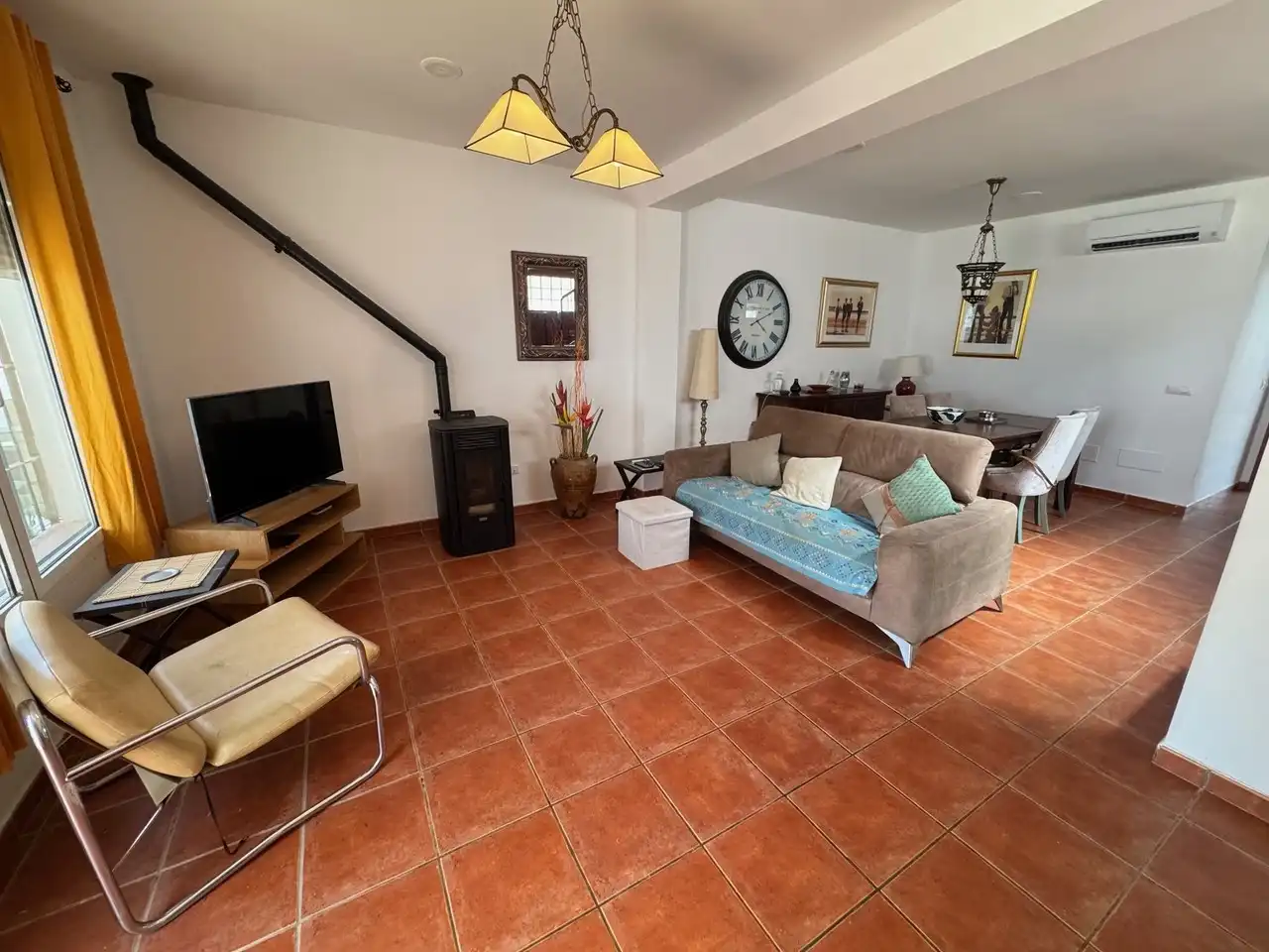 Sala d'estar de Casa adosada en venda en Mojácar amb Aire condicionat i Terrassa