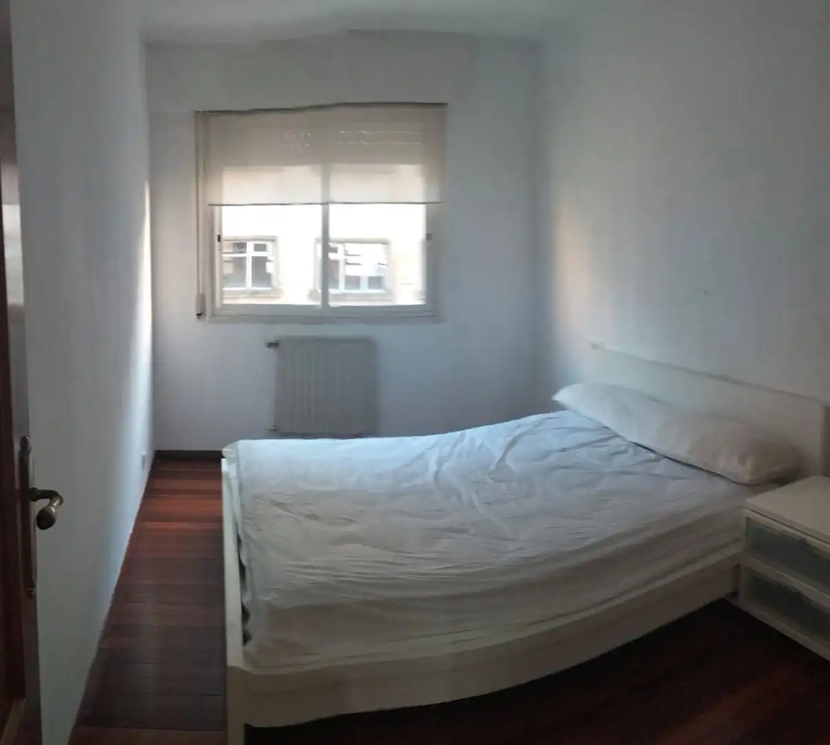 Habitación de Casa o chalet de alquiler en Ensanche - Sar