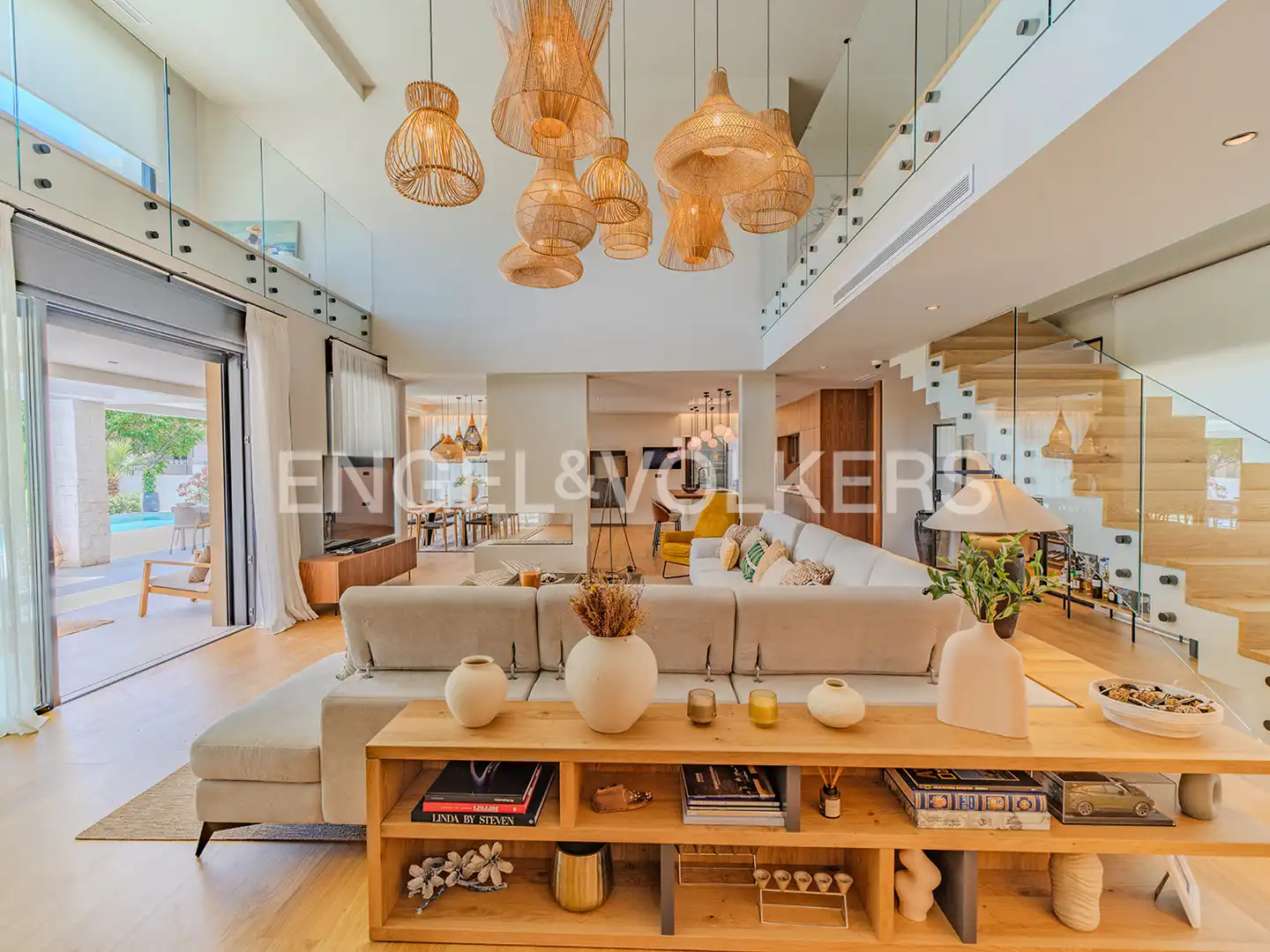 Sala d'estar de Casa o xalet en venda en Alicante / Alacant amb Aire condicionat, Calefacció i Jardí privat
