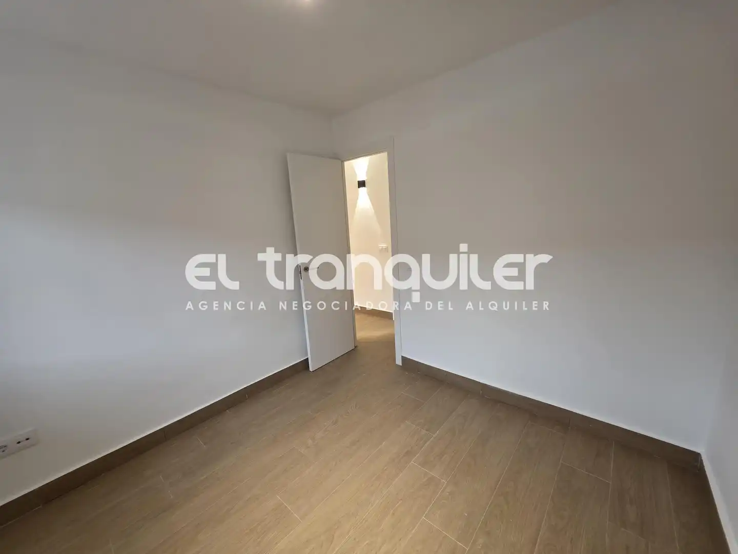 Bedroom of Flat for rent in Madrid  with Terrace and Washing machine