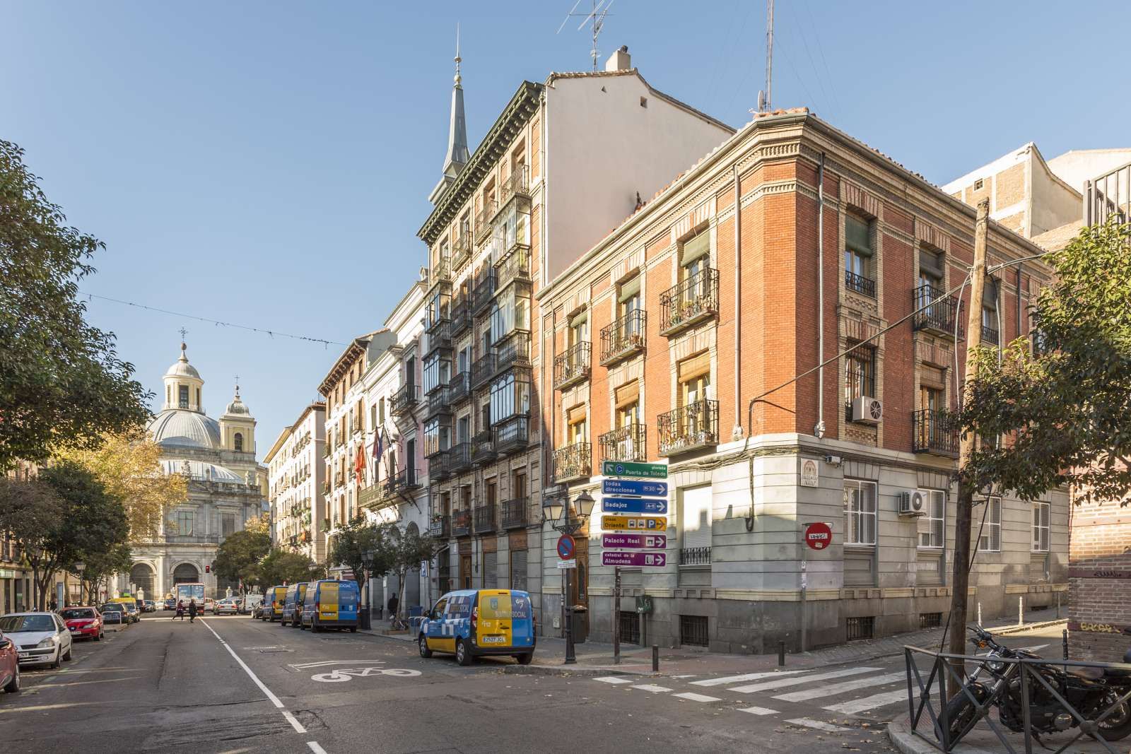 Study to share in Palacio