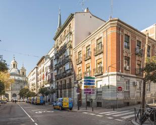 Exterior view of Study to share in  Madrid Capital  with Air Conditioner and Terrace