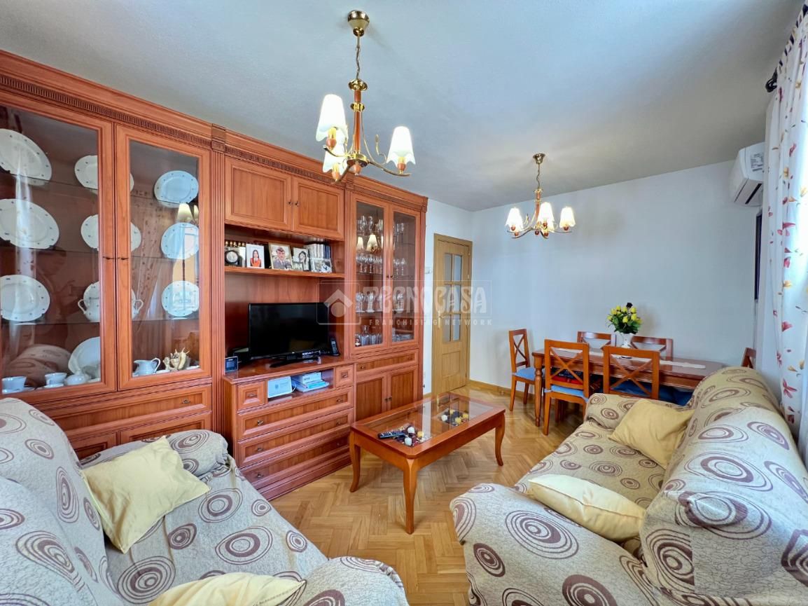 Sala de estar de Piso en venta en  Madrid Capital con Aire acondicionado