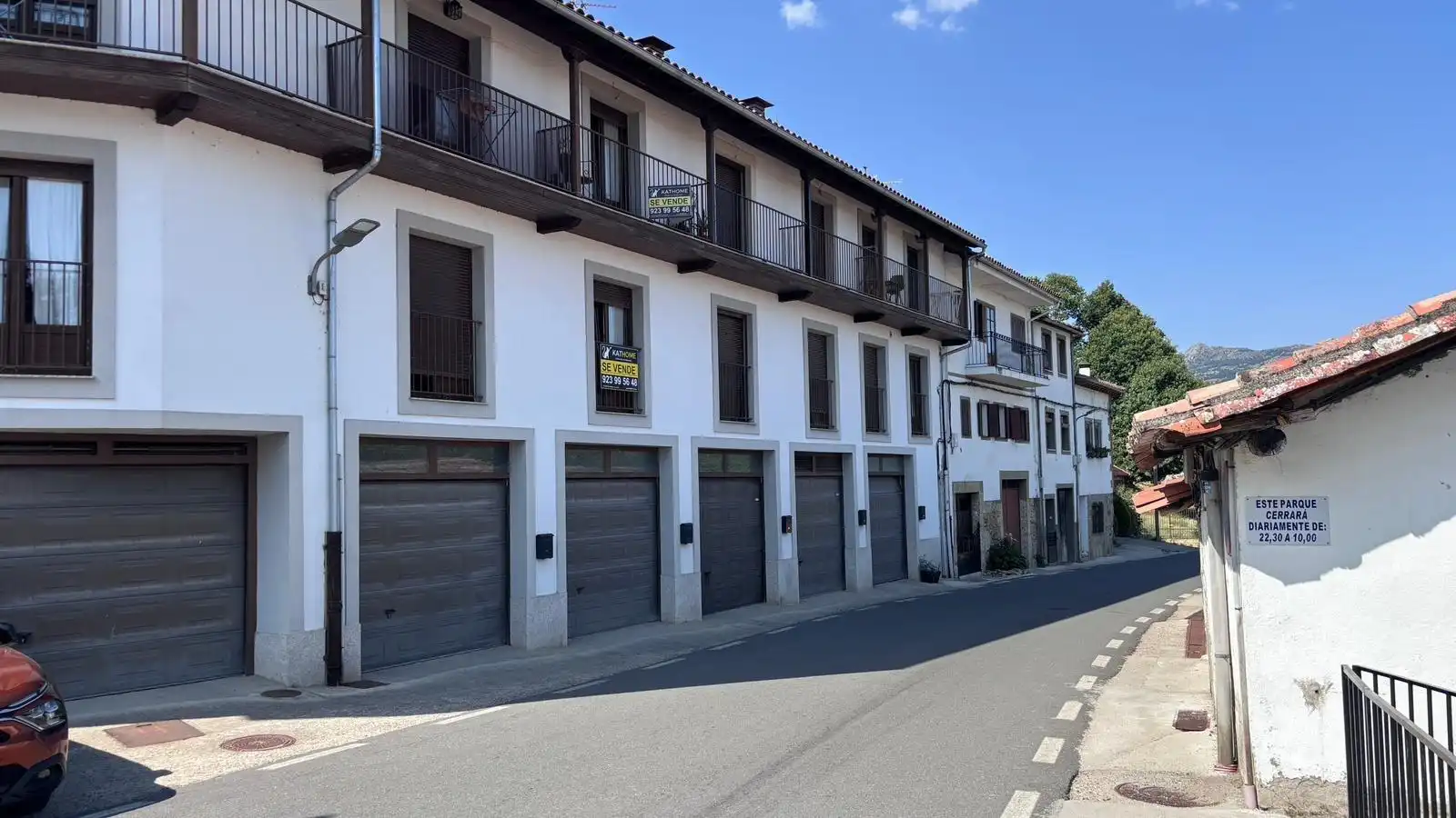 Vista exterior de Casa o xalet en venda en Candelario amb Moblat, Balcó i Alarma
