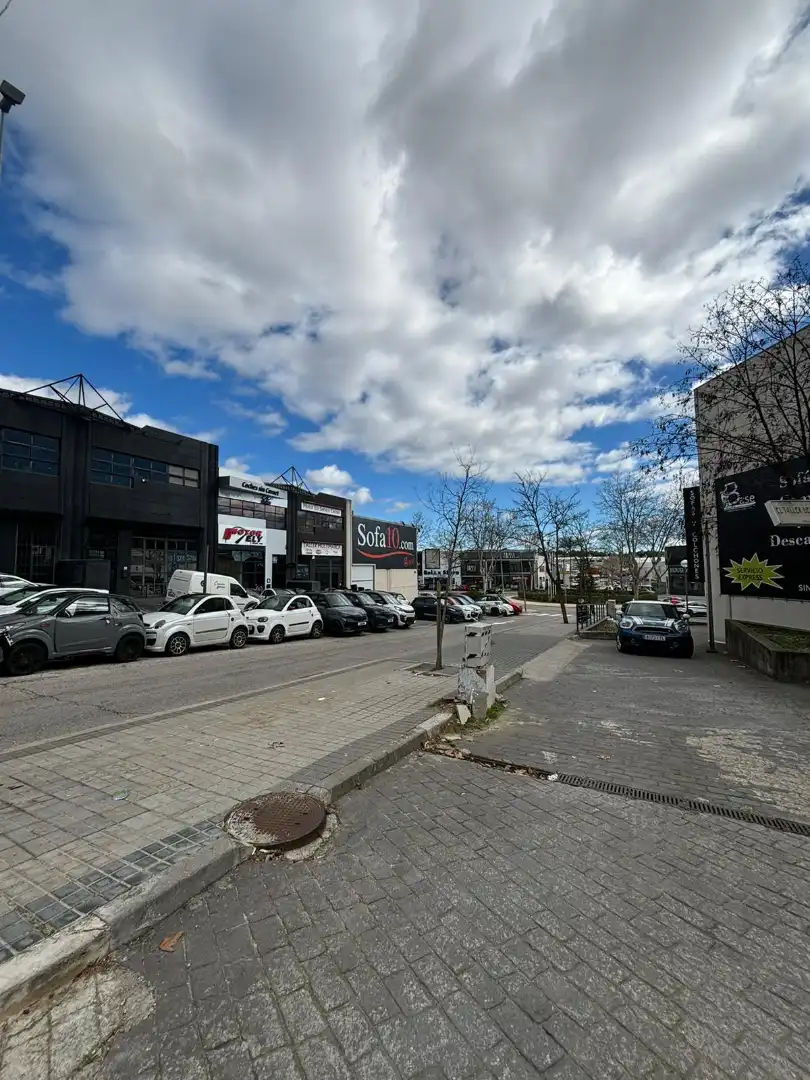 Vista exterior de Local en venta en Las Rozas de Madrid con Aire acondicionado y Calefacción