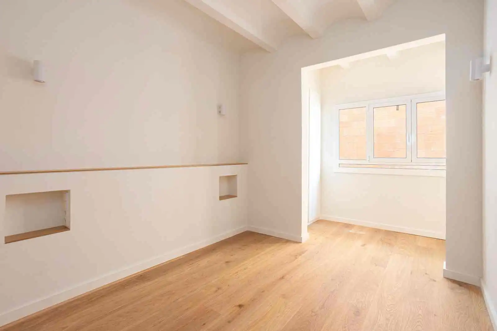 Habitación de Piso en venta en Barcelona con Parquet y Balcón